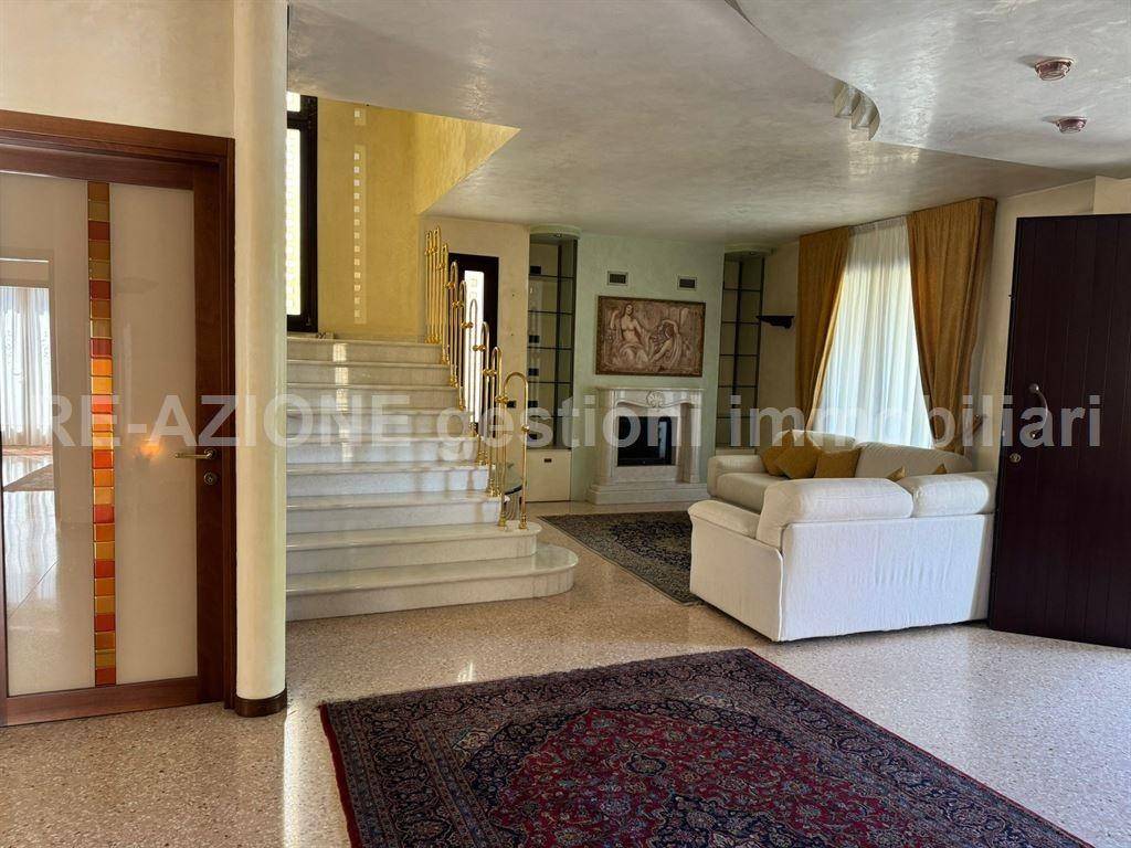 Casa indipendente a Creazzo in Via Leopardi - Foto 2