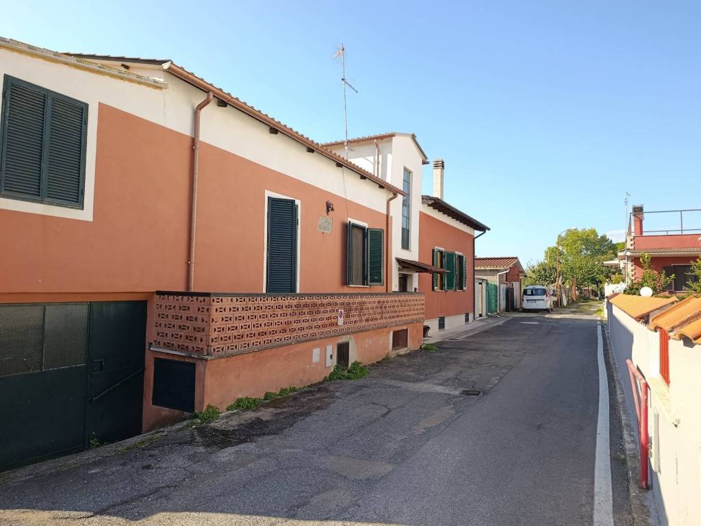 Villa a Tivoli in Via Beppe Fenoglio, 12 - Foto 4