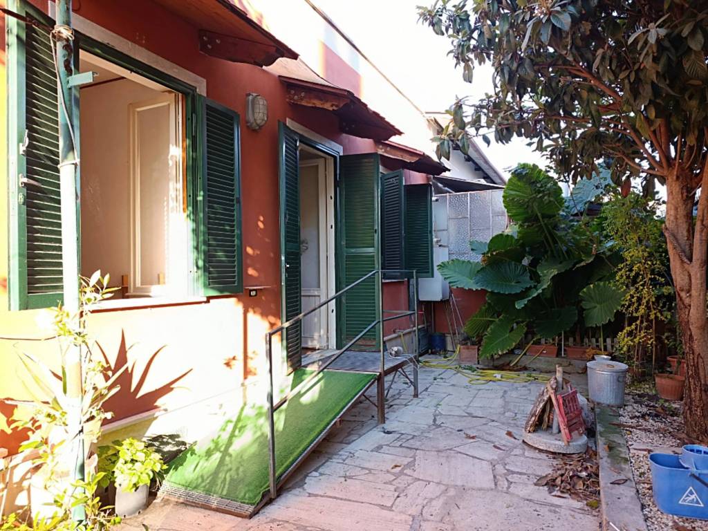 Villa a Tivoli in Via Beppe Fenoglio, 12 - Foto 5