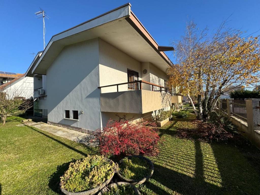 Villa a Adria in Via Lamperthaim, 6 - Foto 2