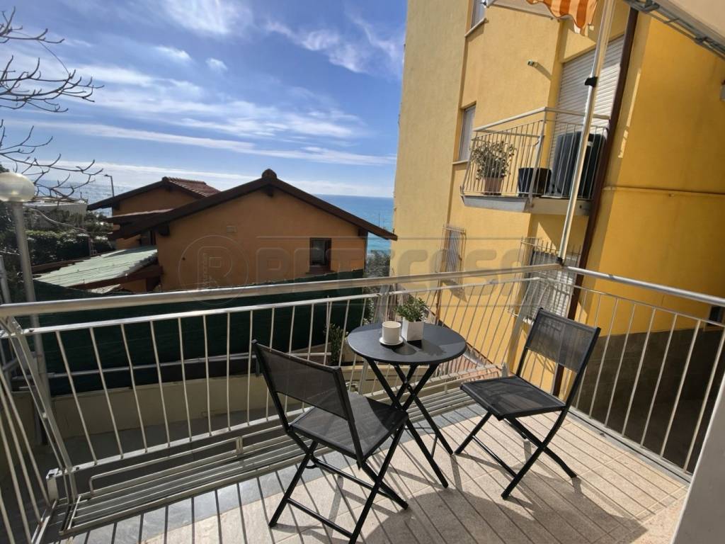 Appartamento a Borgio verezzi in Via della Cornice, 15 - Foto 4