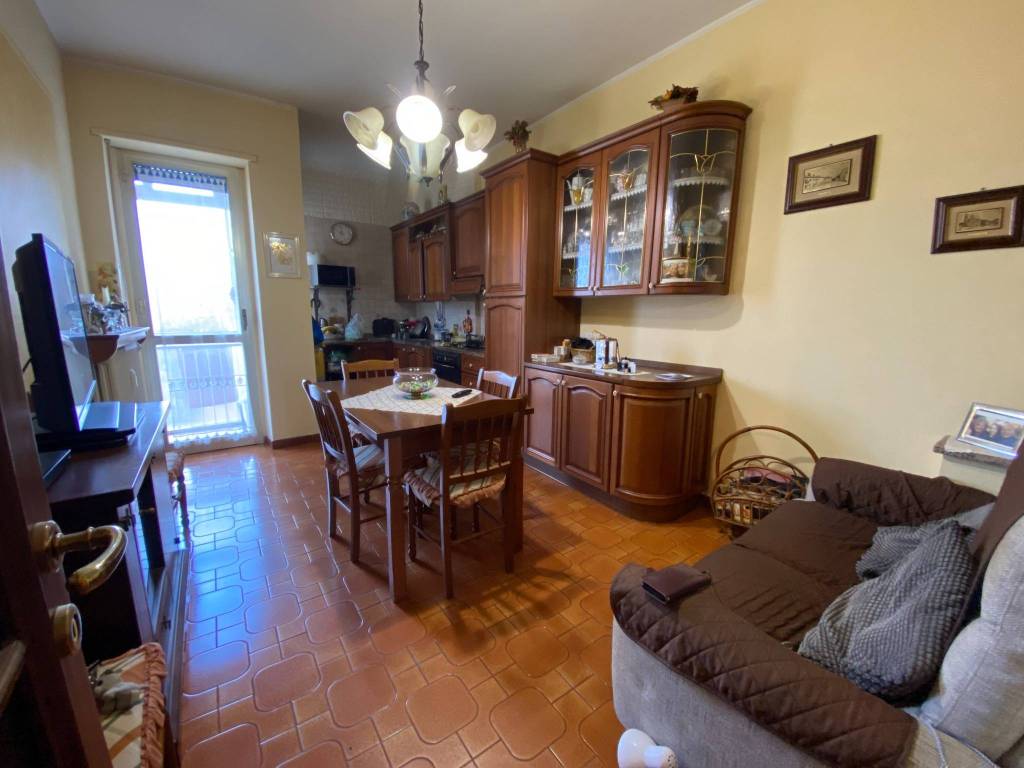 Appartamento a Orbassano in Via Nino Bixio, 11 - Foto 5