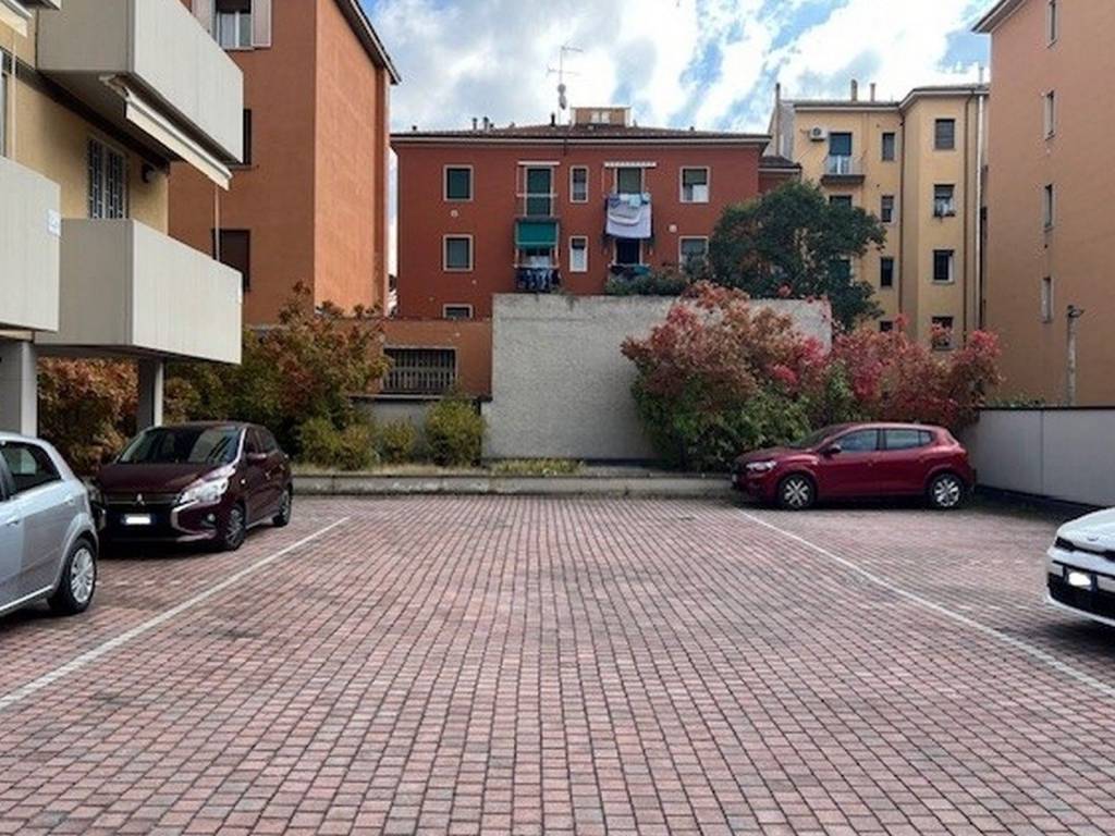 Box / garage a Bologna in via Alfredo Calzolari, 6 - Foto 2