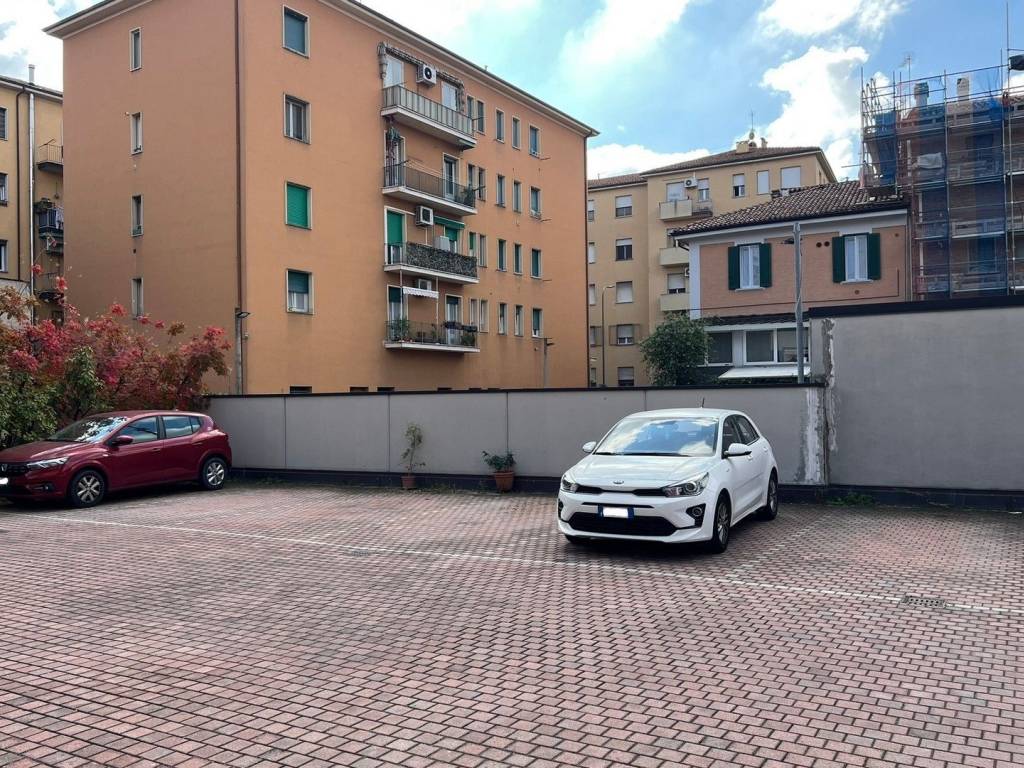 Box / garage a Bologna in via Alfredo Calzolari, 6 - Foto 4