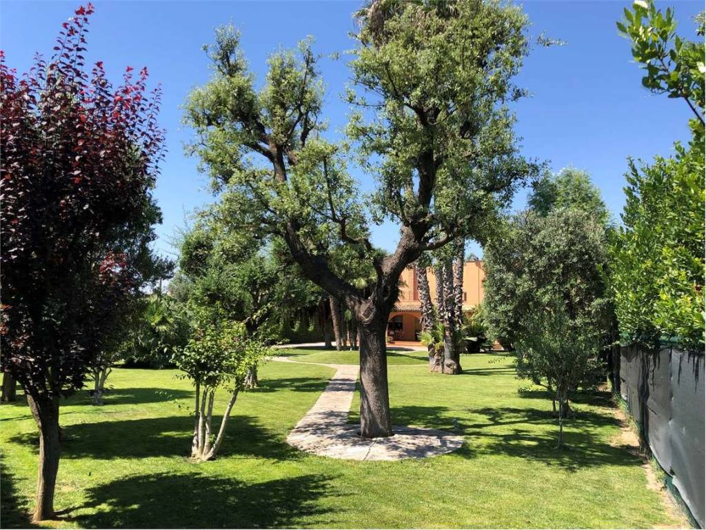 Villa a Brindisi in Via Ruggero De Simone, 15 - Foto 4