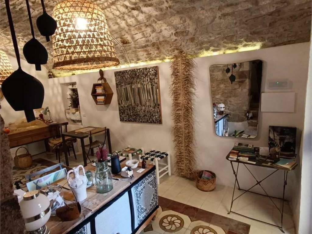 Casa indipendente a Bosa in VIA SANT'IGNAZIO, 52 - Foto 2