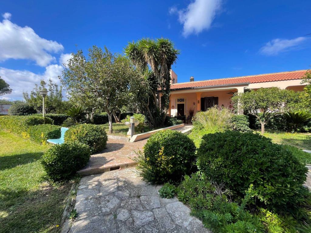 Villa a Lecce in Via Leonarda Vernaleone, 10 - Foto 2
