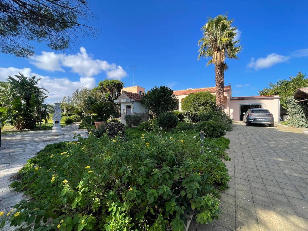 Villa a Lecce in Via Leonarda Vernaleone, 10 - Foto 4