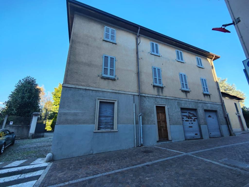 Palazzo / stabile a Costa masnaga in Via 25 Aprile - Foto 2