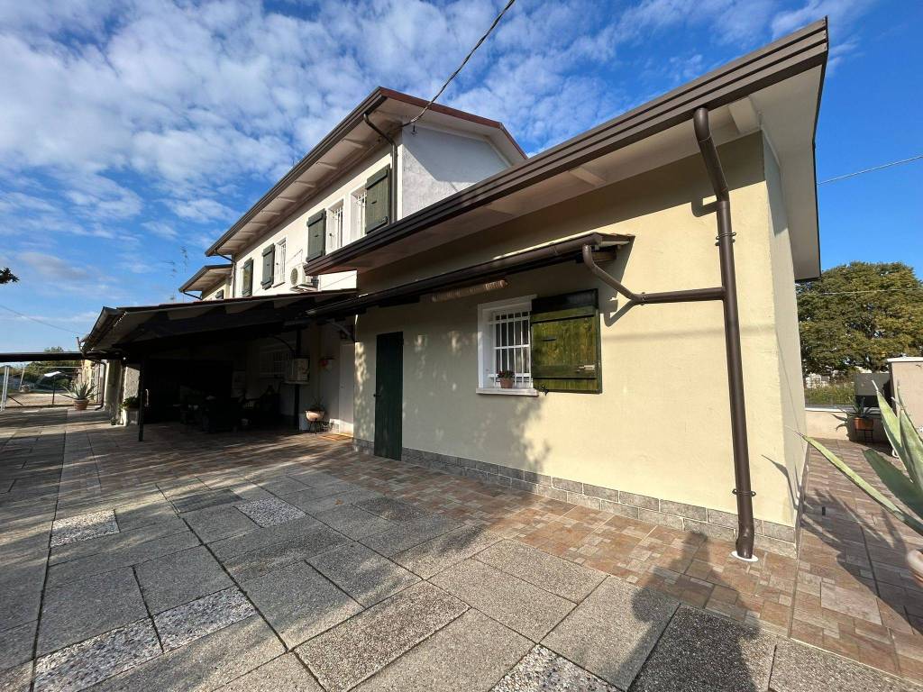 Villa a Argenta in Via Nazionale Ponente, 121 - Foto 4