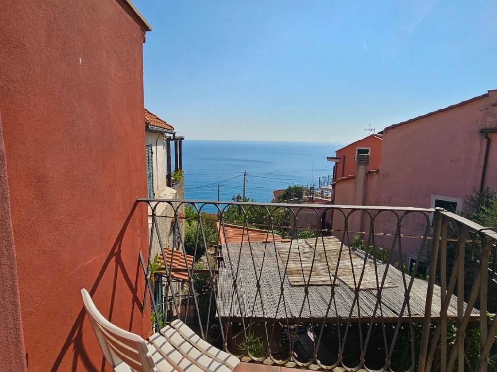 Appartamento a Bergeggi in Via Orazio Baiardo - Foto 2