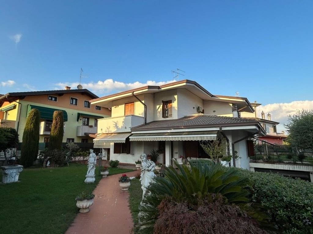 Villa a San giovanni lupatoto in Via Cesare Battisti, 70 - Foto 4