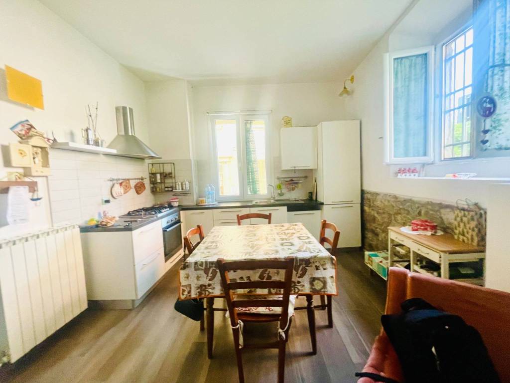 Appartamento a La spezia in Via Berlonani e Neri - Foto 5
