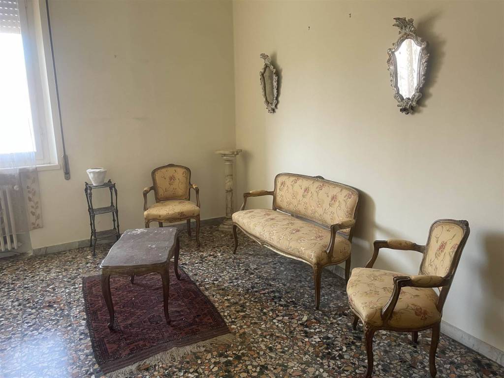 Appartamento a Mantova in VIA FILZI , 1 - Foto 2