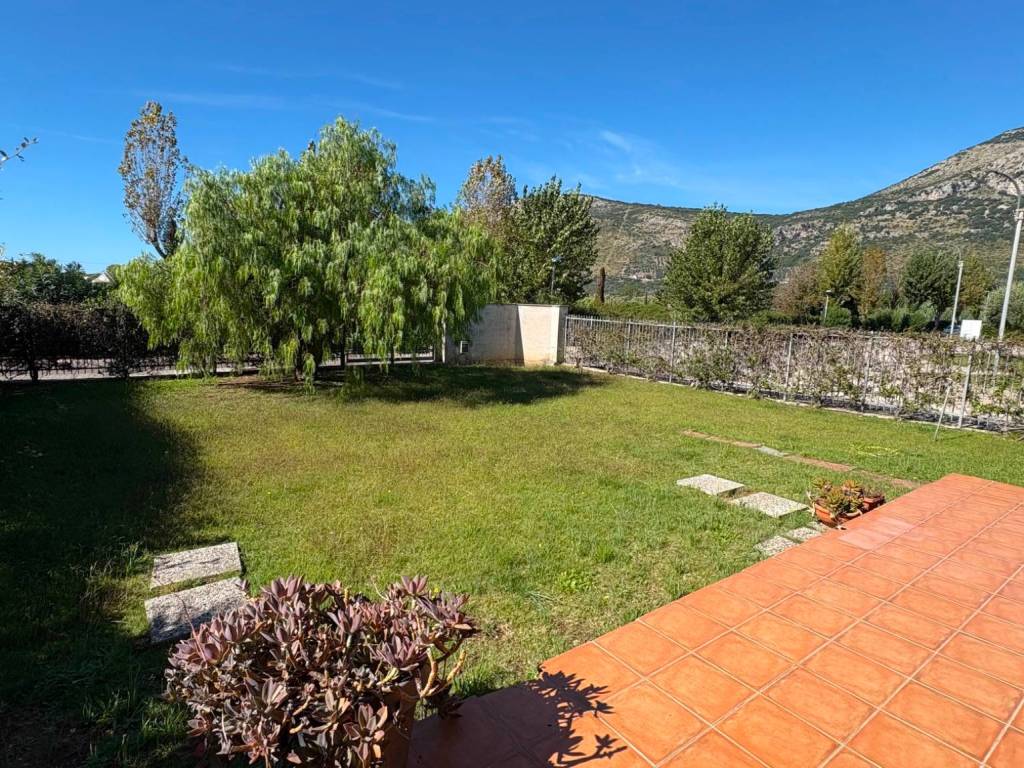 Villa a Fondi in Via Sant'Antonio - Foto 2