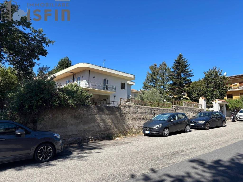 Villa a Castrolibero in Contrada Garofalo Via Raffaello, 1 - Foto 2