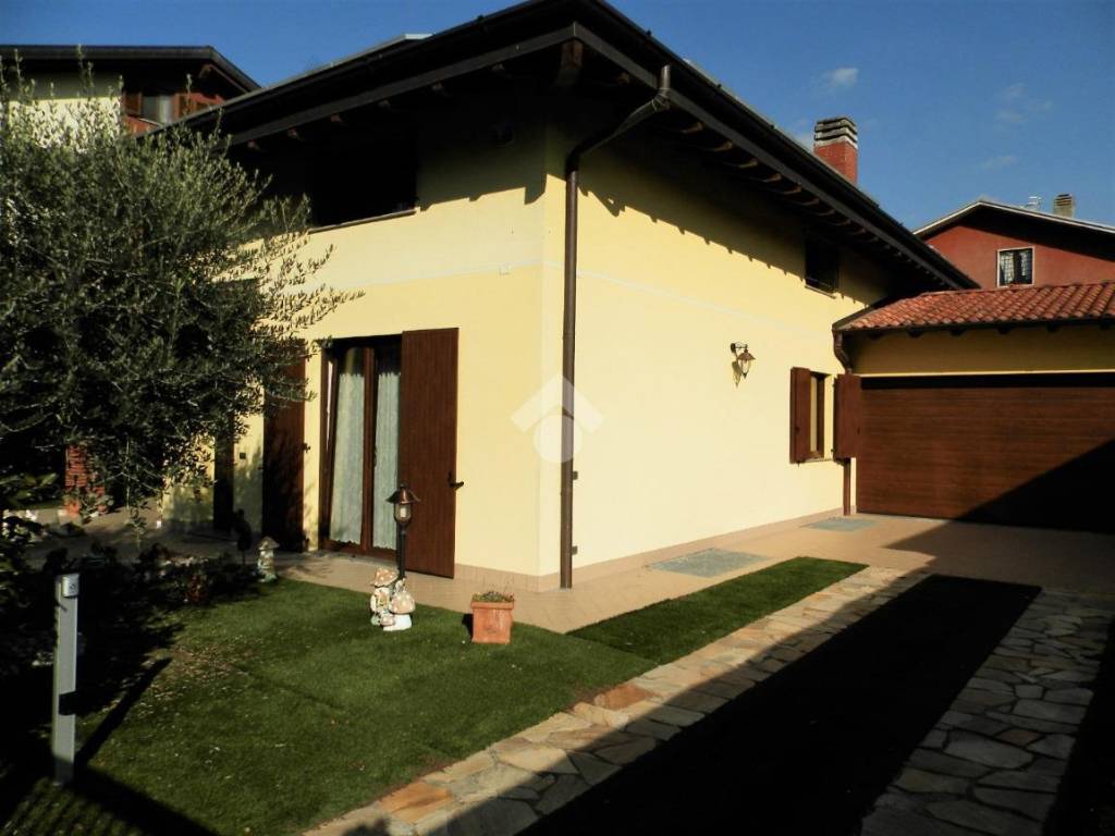 Villa a Samarate in Via Giovanni Agusta - Foto 2
