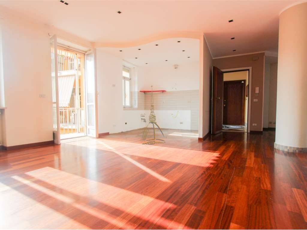 Appartamento a Chieri in Via Vittorio Emanuele, 68 - Foto 2