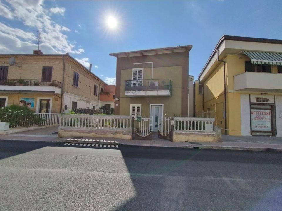 Villa a Cepagatti in via gabriele d'annunzio 21 - Foto 2
