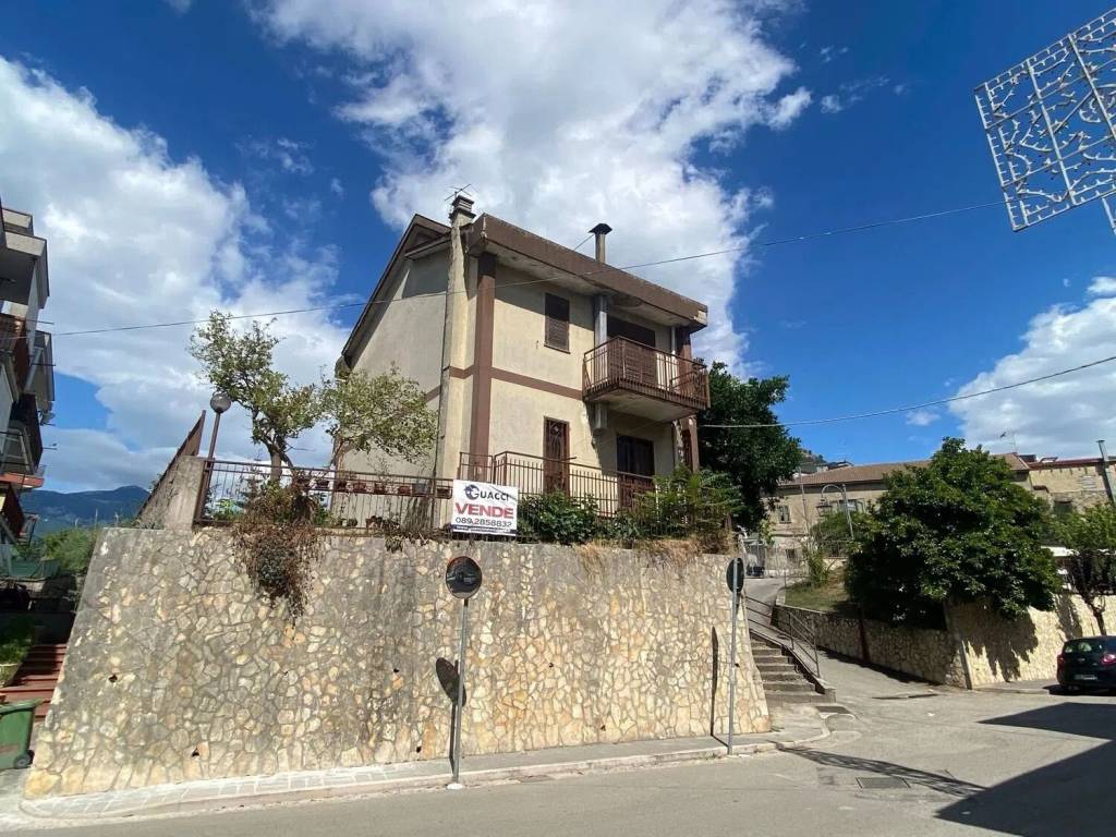 Villa a Baronissi in Via Maggiore No Number - Foto 3