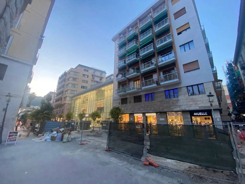 Appartamento a Salerno in Corso Vittorio Emanuele, 179 - Foto 2