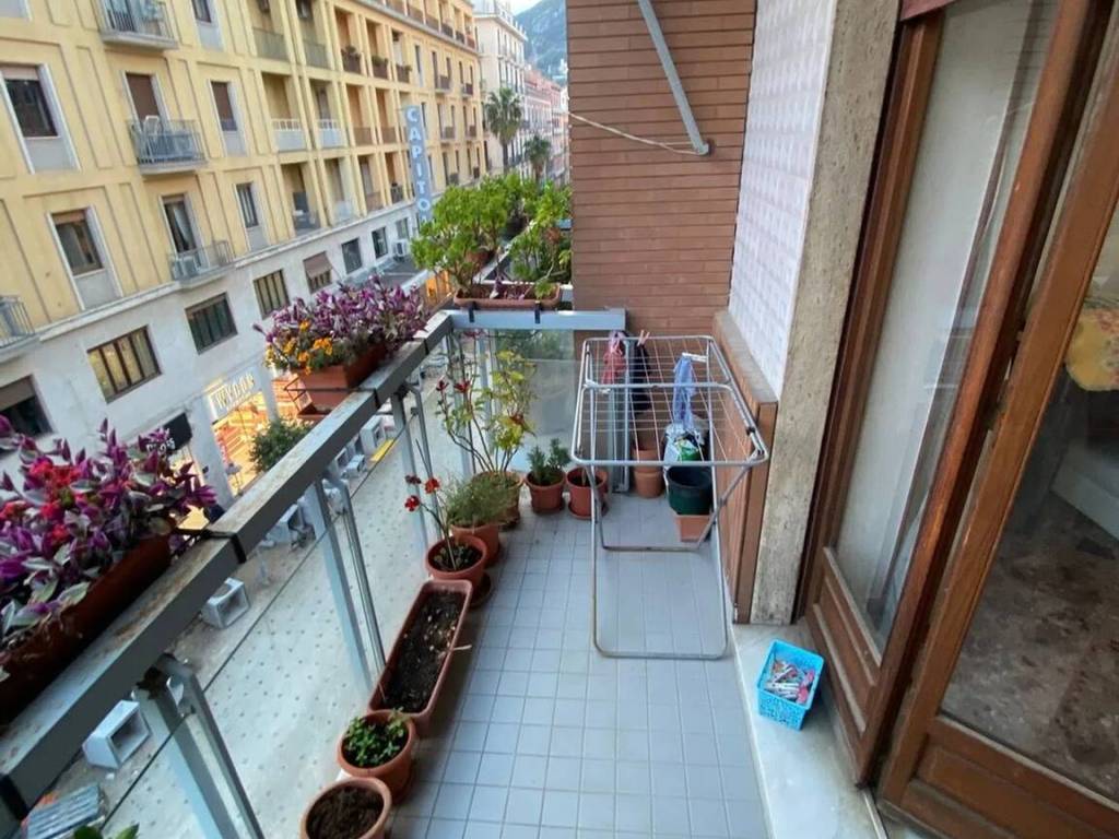 Appartamento a Salerno in Corso Vittorio Emanuele, 179 - Foto 4