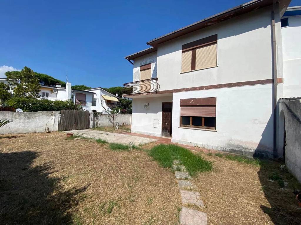 Villa a Terracina in Via Badino Vecchia - Foto 3