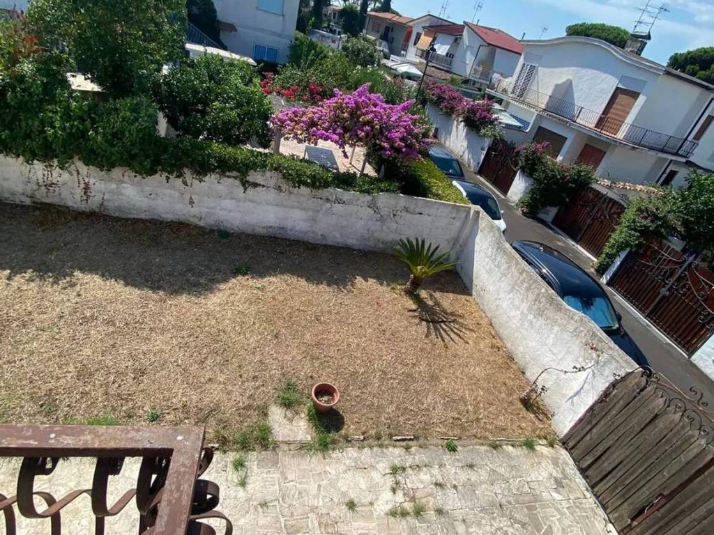Villa a Terracina in Via Badino Vecchia - Foto 4