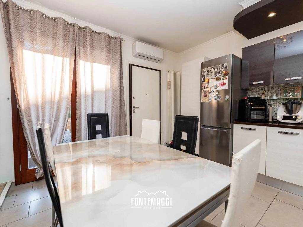 Appartamento a Fano in Via Raffaele Lambruschini, 21 - Foto 2