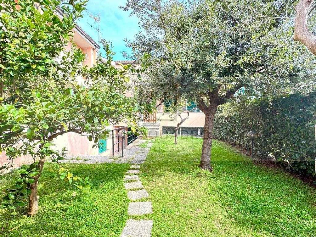 Villa a Fondi in Via Flacca - Foto 2