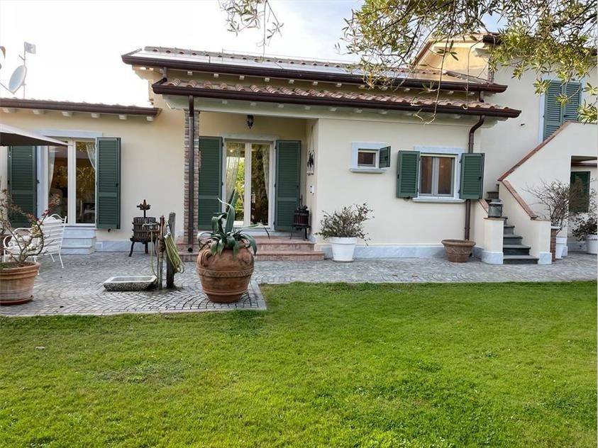 Villa a Forte dei marmi in Via degli Olmi - Foto 2