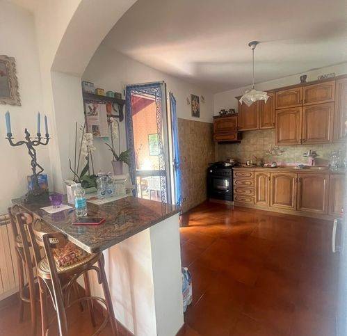 Casa indipendente a Ventimiglia in Via Luciano Veziano - Foto 4