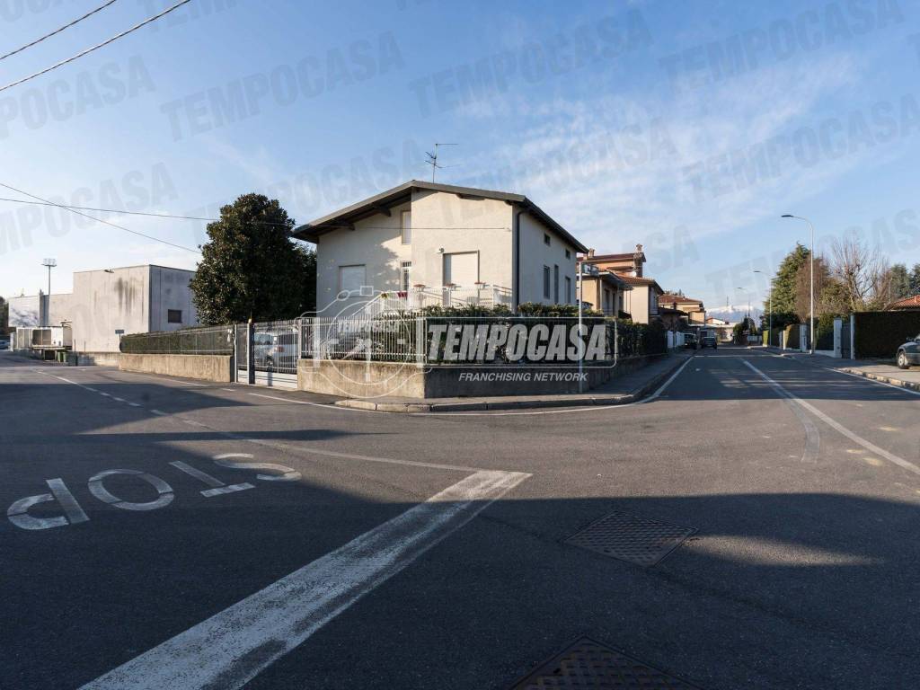 Villa a Arosio in Via Lambro 1 - Foto 2