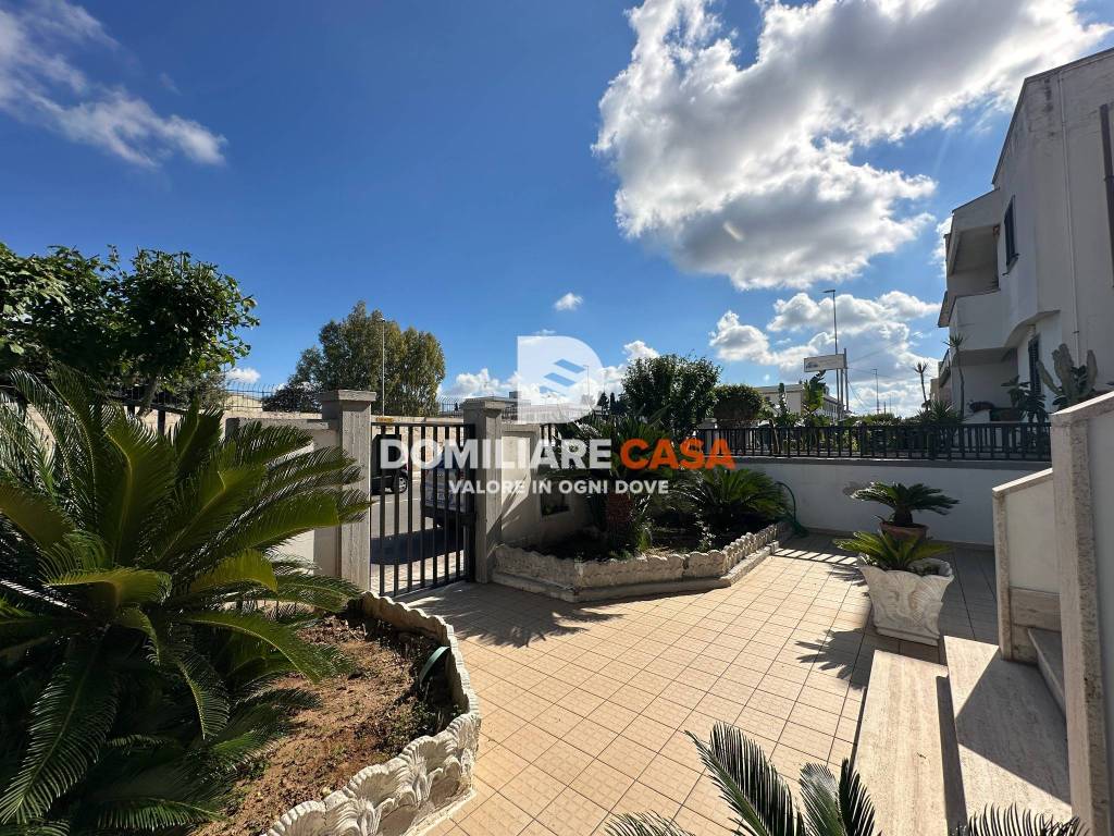 Villa a Lecce in Viale Giuseppe Grassi, 24 - Foto 3