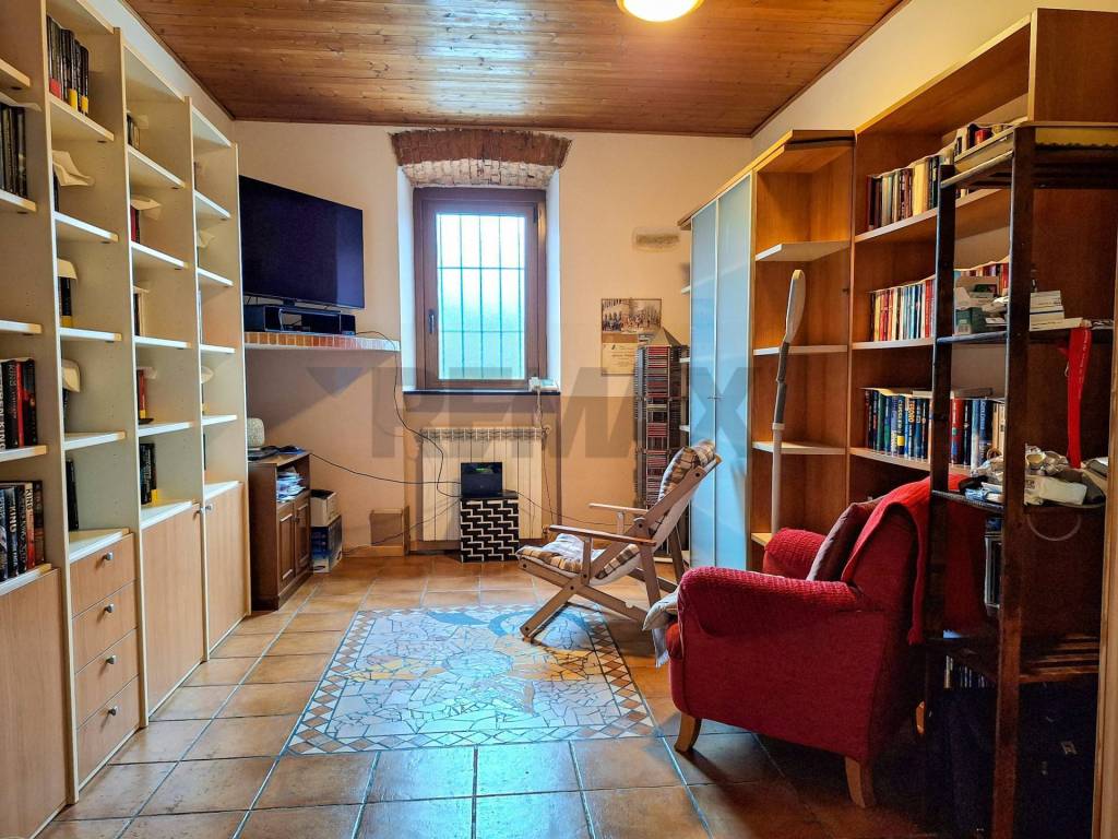 Appartamento a Gavirate in Via Case Nuove, 6 - Foto 5