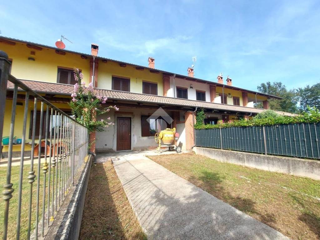 Villetta a schiera a Cumiana in Str. Tetti S. Martino, 51 - Foto 2