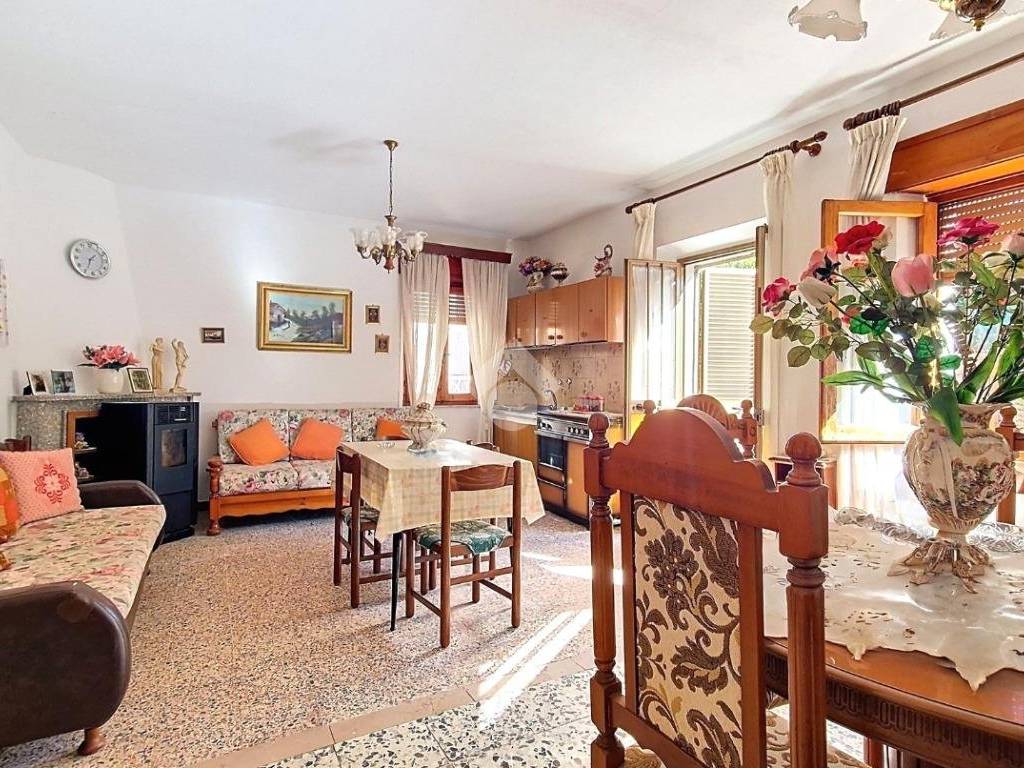Casa indipendente a Arzachena in Via Umberto Giordano - Foto 3