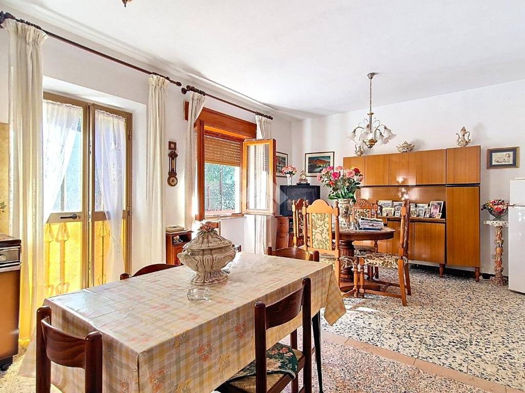 Casa indipendente a Arzachena in Via Umberto Giordano - Foto 5