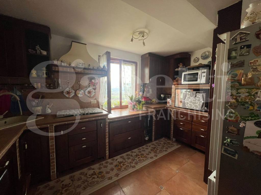 Casa indipendente a Greccio in via spinaccetto, 181 - Foto 2
