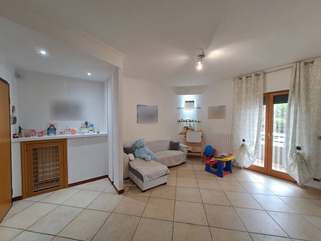 Appartamento a Adelfia in Via Piscina Nuova, 1 - Foto 2