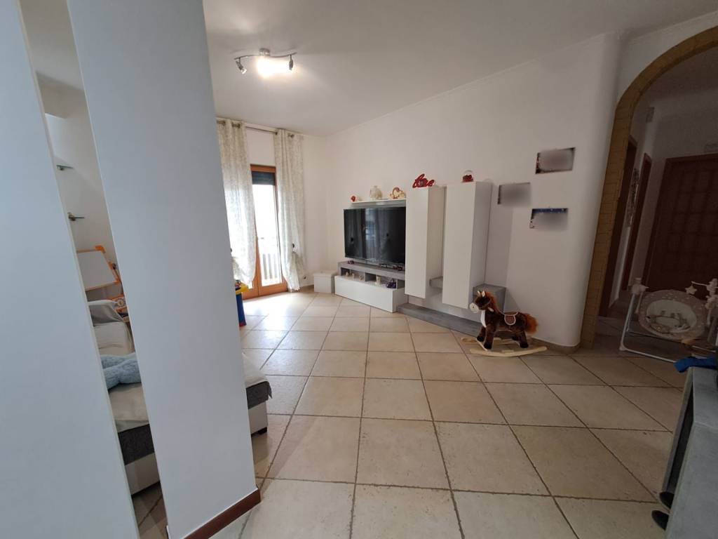 Appartamento a Adelfia in Via Piscina Nuova, 1 - Foto 4