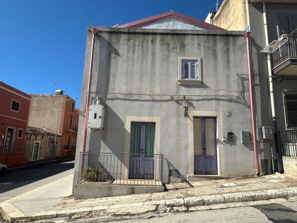 Casa indipendente a Ispica in Via Giovanni Battista Michelini, 13 - Foto 2