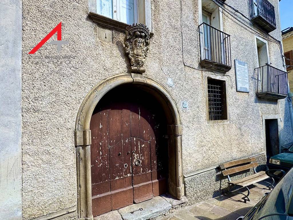 Casa indipendente a Calvello in Via Tenente Schiavoni - Foto 2