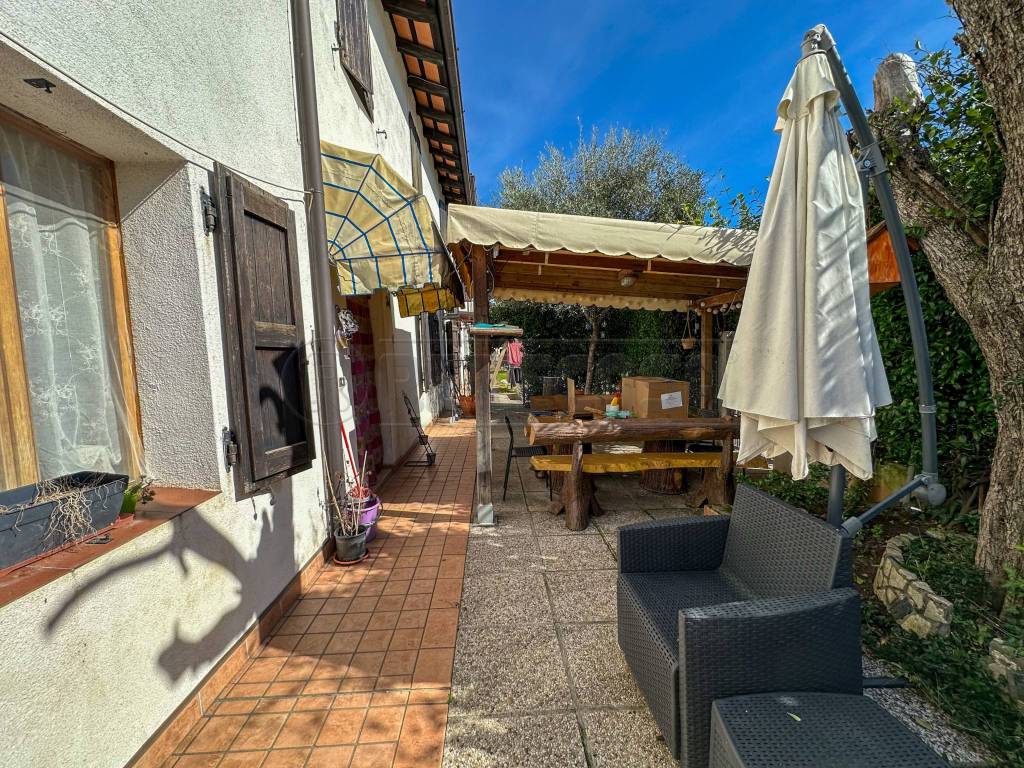 Villa a Chiopris-viscone in VIA CESARE BATTISTI, 34 - Foto 3