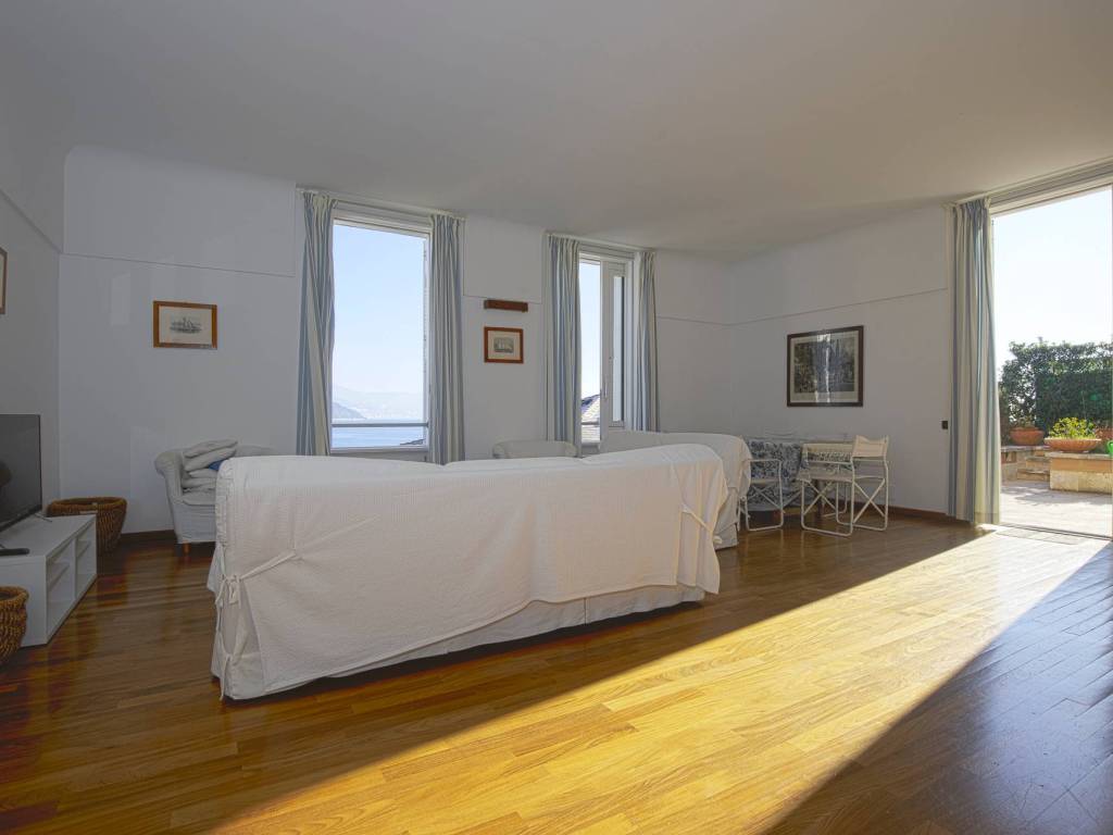 Appartamento a Arenzano in Via della Pineta - Foto 2
