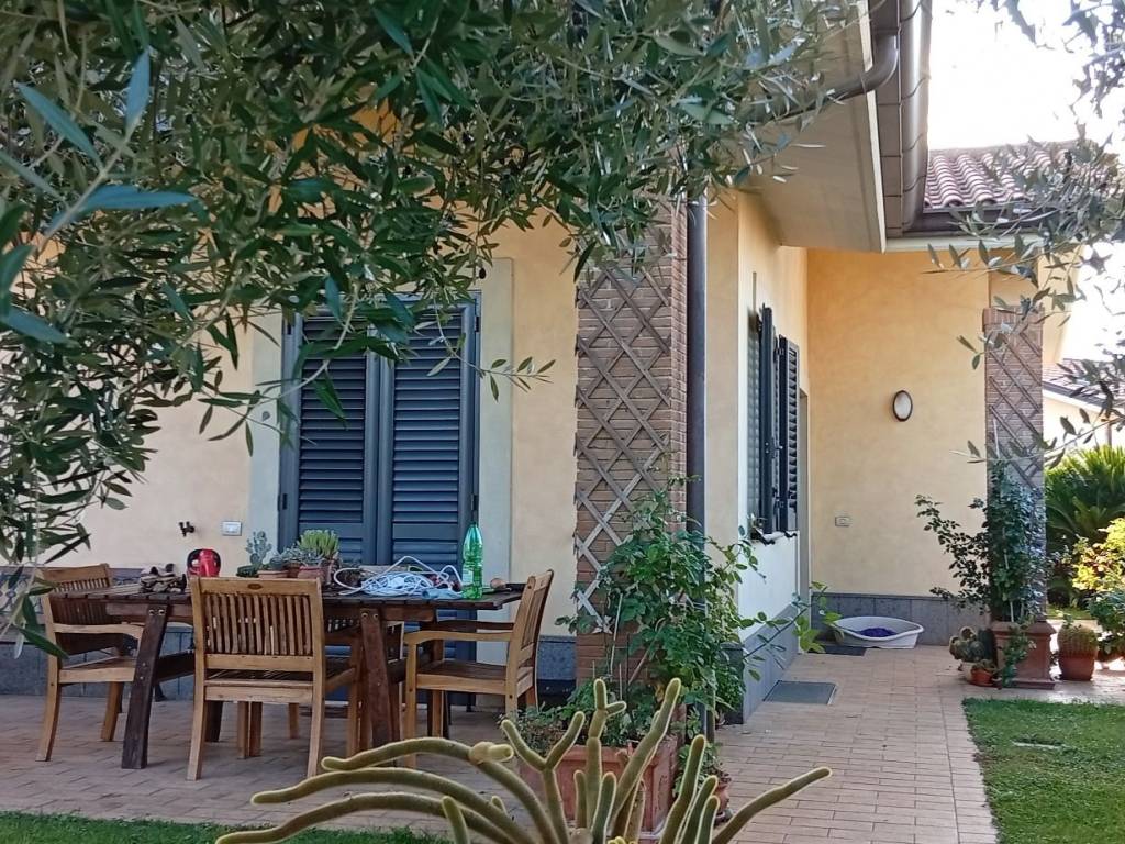 Villa a Cisterna di latina in Via Roma - Foto 2