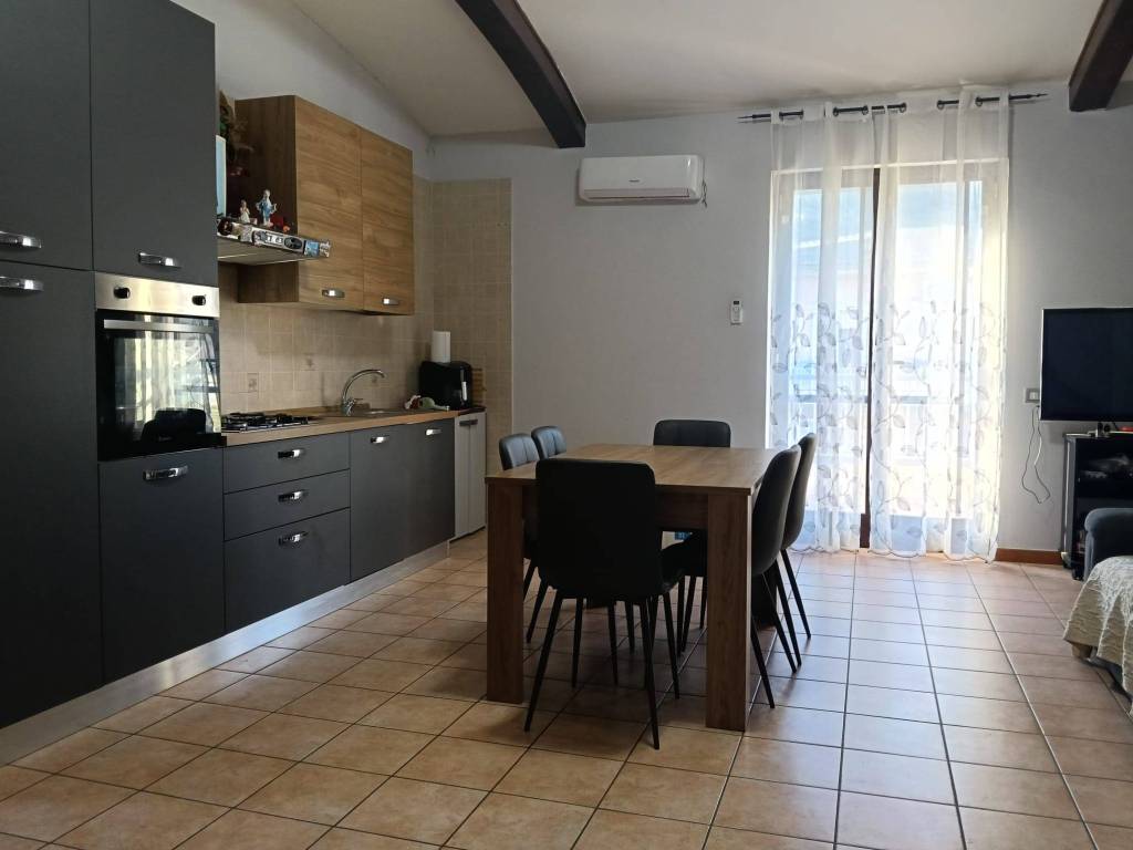Appartamento a Baronissi in Via Trinità - Foto 2
