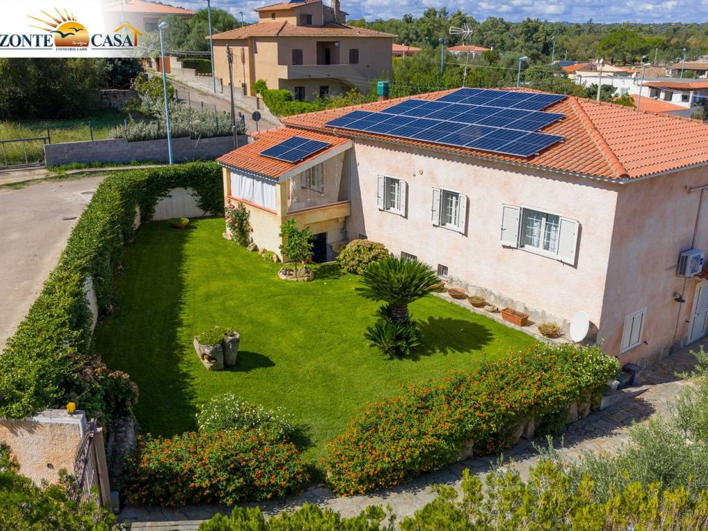 Villa a Arzachena in Via Pasquale Filigheddu, 17 - Foto 4