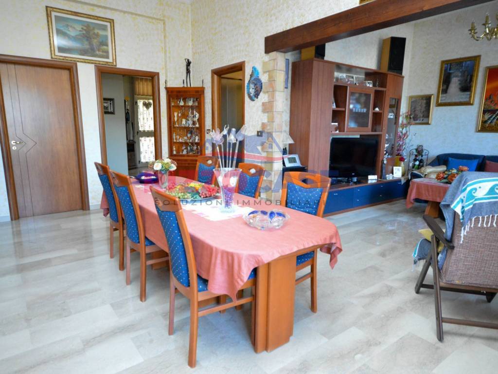 Casa indipendente a Crosia in Via Olanda, 29 - Foto 2