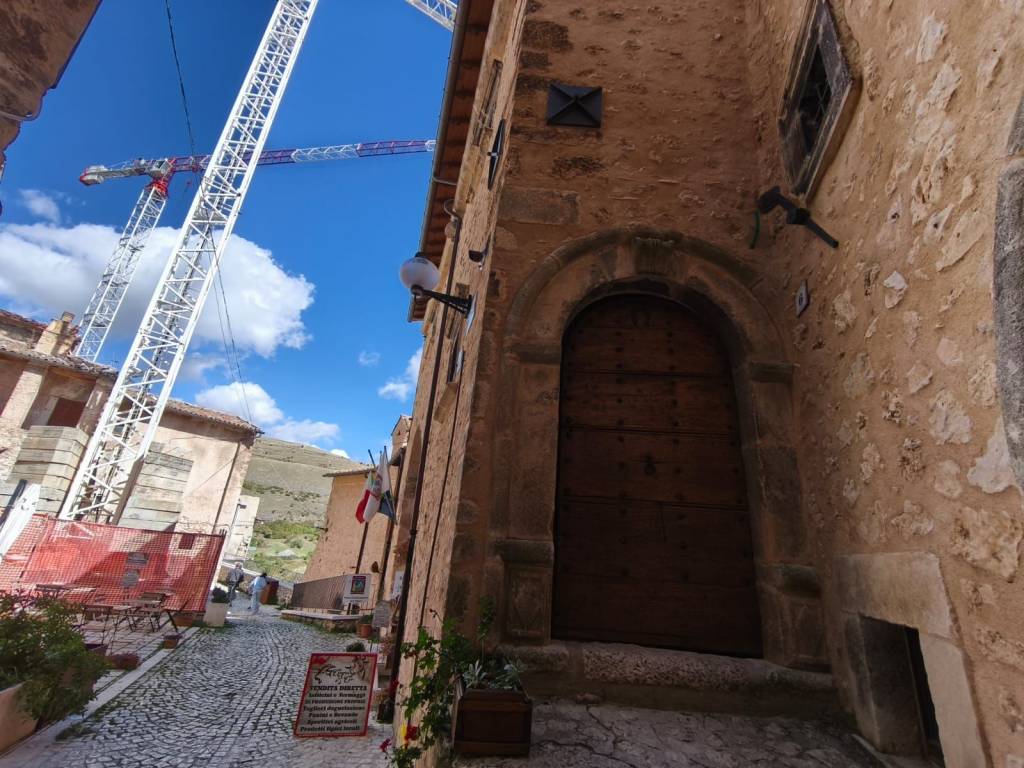 Appartamento a Santo stefano di sessanio in Piazza Medicea - Foto 2